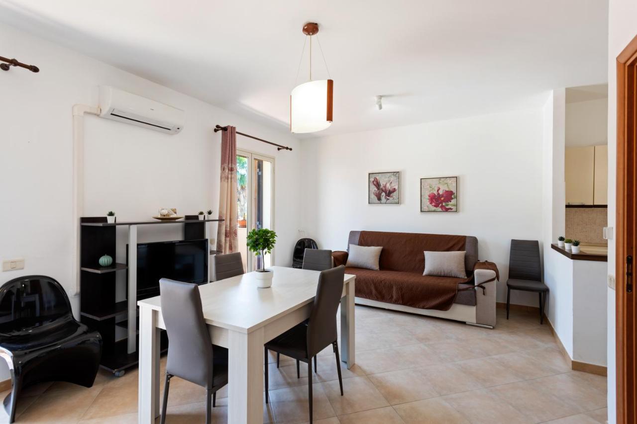 Giardini Naxos Bright Apartments With Balcony Exterior photo