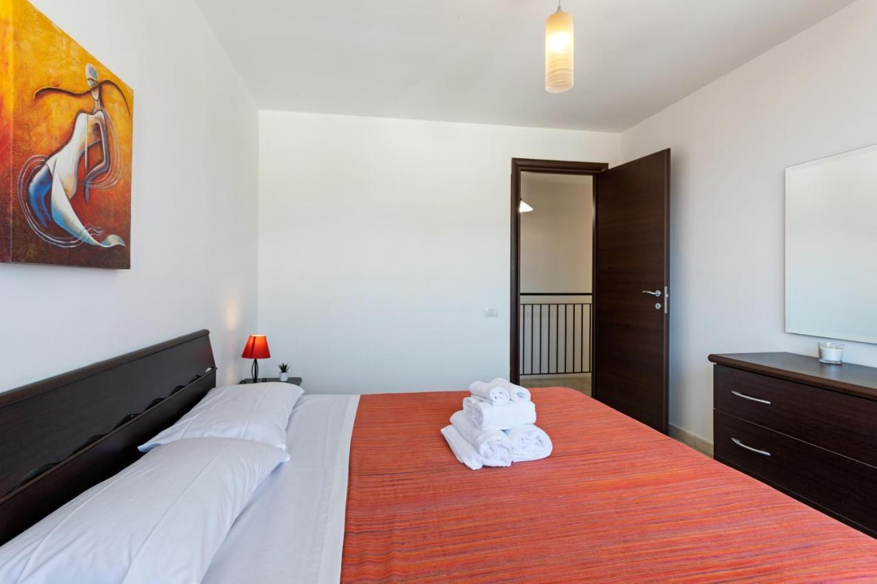 Giardini Naxos Bright Apartments With Balcony Exterior photo